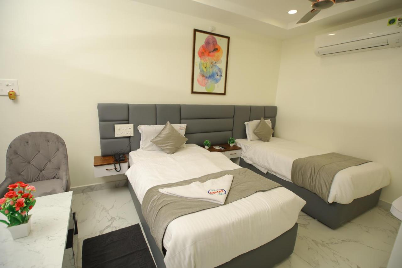Отель Radha Rani Residency Khammam Экстерьер фото