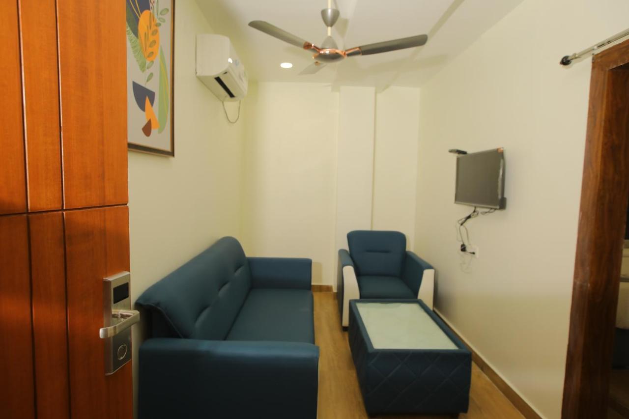 Отель Radha Rani Residency Khammam Экстерьер фото