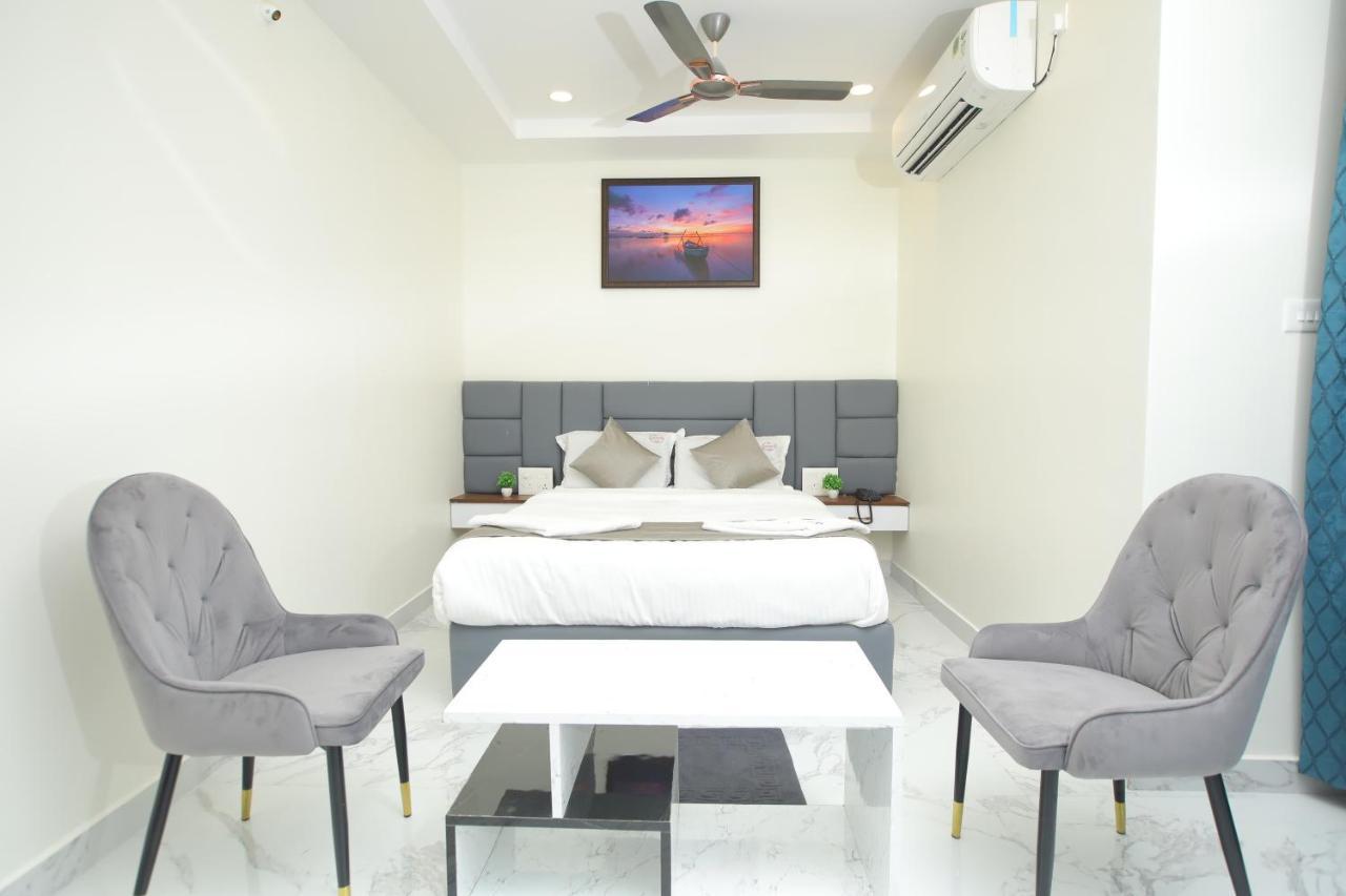 Отель Radha Rani Residency Khammam Экстерьер фото