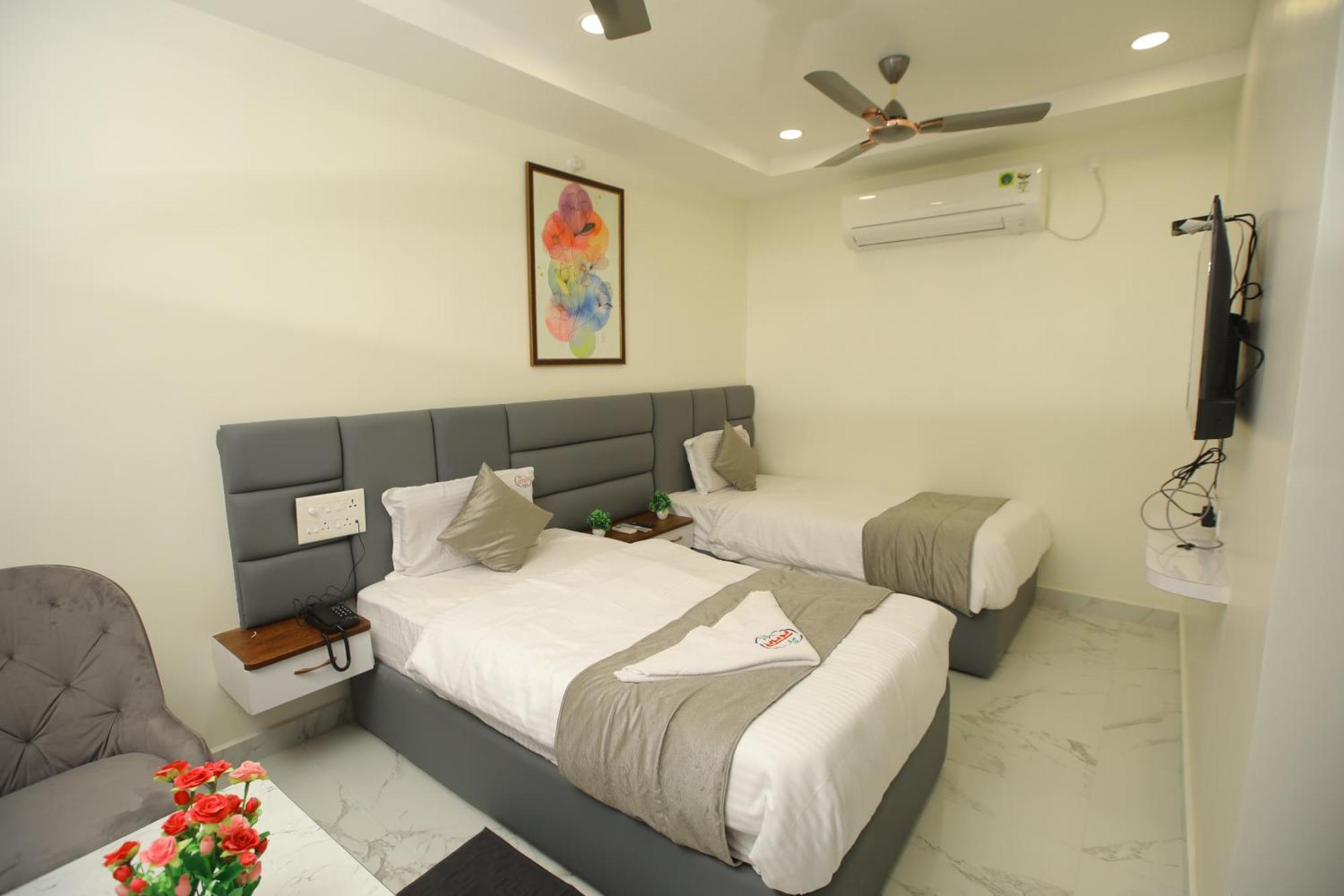 Отель Radha Rani Residency Khammam Экстерьер фото